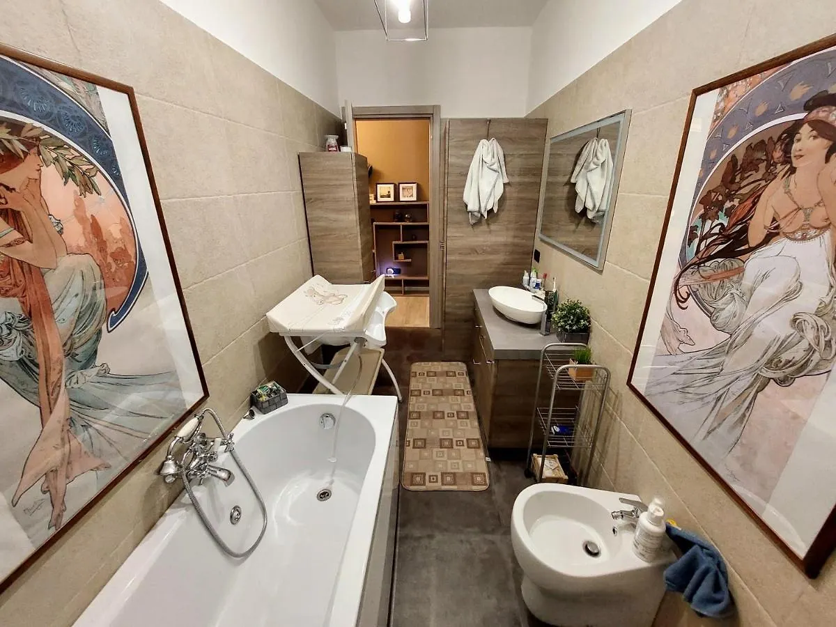 Apartment Luminoso Appartamento A Pochi Minuti Da Duomo E Fiera Milan Italy